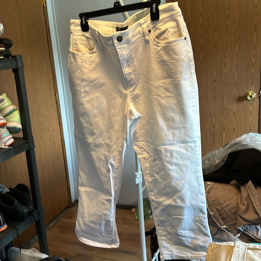 Vera Wang White Ankle & Cropped Jeans